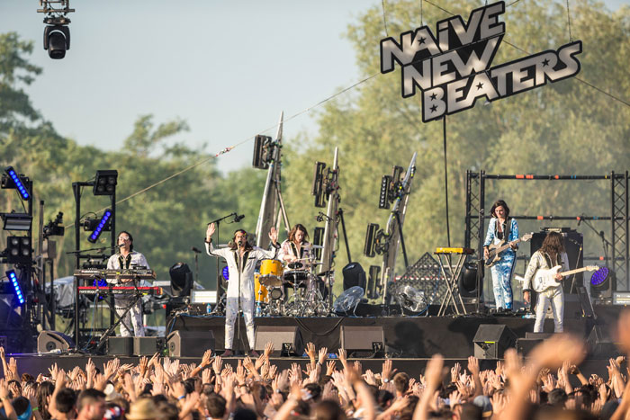 lives au pont - Naïve New Beaters